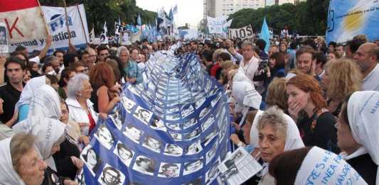 Abuelas de Plaza de Mayo 01