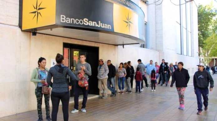 Banco San Juan colas