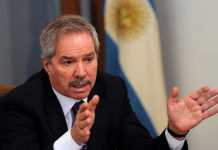 Felipe Solá indicó que analizan cerrar el Aeropuerto de Ezeiza