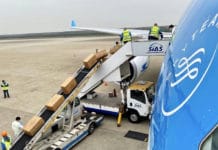 Regresa un vuelo de Aerolíneas desde China con 11 toneladas de insumos médicos