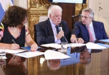 Fernández recibe a expertos médicos para definir la extensión del aislamiento