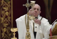 Una denuncia sacude al Papa Francisco
