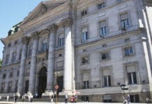 Suben tasas de plazo fijo mayorista para intentar frenar la demanda de dólares