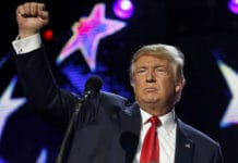 Video: Trump y un polémico spot electoral donde pasa a degüello a medios opositores