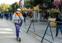 Capital: monitores urbanos controlan la peatonal en el primer día de apertura del comercio