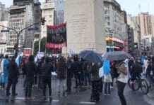 El Obelisco volvió a ser escenario de una nueva marcha contra la cuarentena
