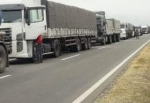 Camioneros realizan un paro total en el norte del país