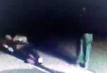 Según un testigo, el ladrón "levantaba la mano pidiendo ayuda y el jubilado le volvió a disparar"