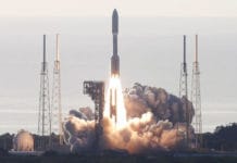 Video: la Nasa lanzó rumbo a Marte un robot cazador de microbios