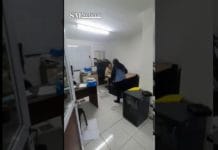 Video: la sobrina de Mario Ishii destrozó a los gritos una oficina de José C. Paz