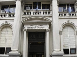 El Banco Central flexibilizó el acceso a créditos en dólares para empresas no exportadoras