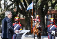 Fernández formuló un llamado a los argentinos a seguir el ejemplo del General San Martín