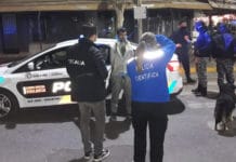 Una noche de furia: en San Juan un hombre quemó 11 contenedores de basura