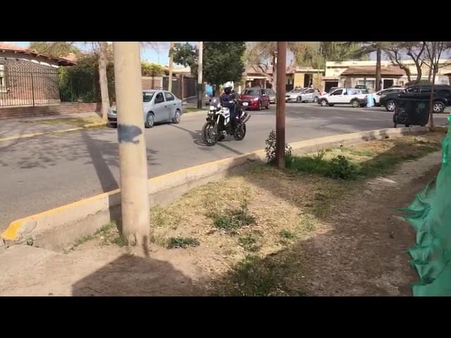 Bocinazo en la casa del Senador Uñac y del Diputado Gioja en repudio a la Reforma Judicial