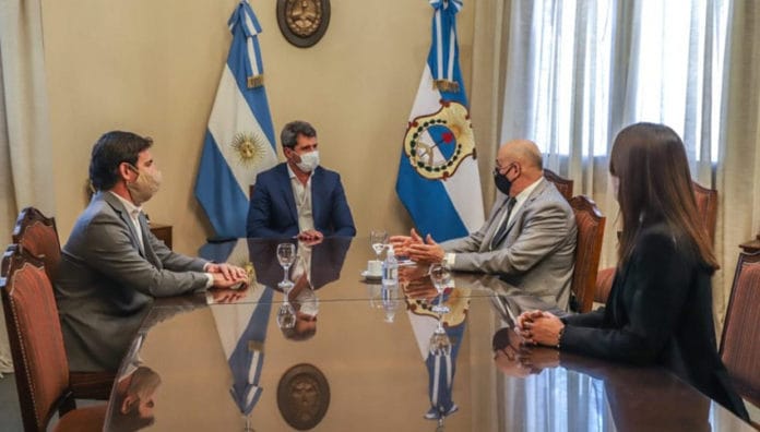 uñac