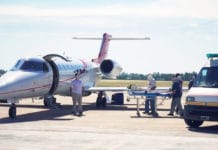 Un exfuncionario del Gobierno local habría intentado pasar dólares en un vuelo sanitario