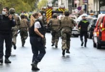París: hay 4 heridos por un ataque a cuchilladas cerca de la antigua sede de Charlie Hebdo