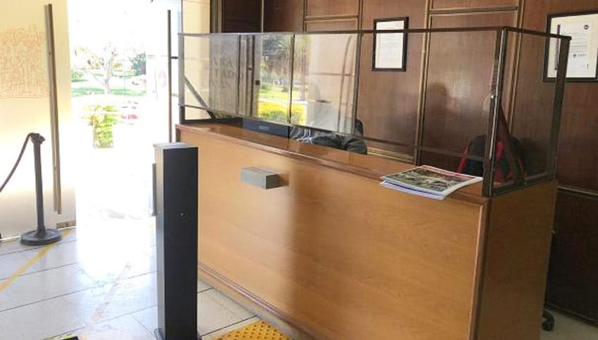 Instalaron elementos de protección en el ingreso de la Legislatura de San Juan