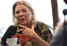 Carrió: "Si votás a Milei, votás a un genocida"