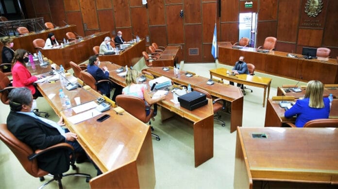 Diputados-evaluan-jueces-01