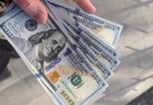 El dólar blue llegó a los $200 y alcanzó un nuevo récord