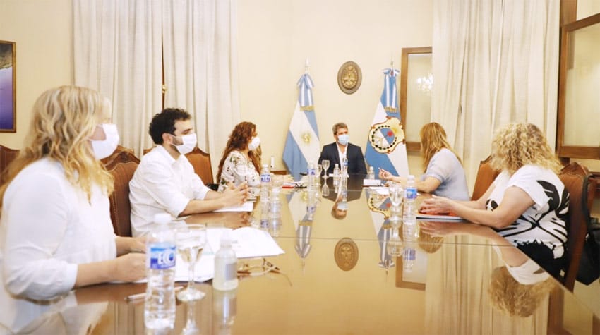 Ministra-Venerando-y-Uñac-01