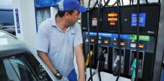 Tras el congelamiento de precios, YPF decidirá este lunes qué hará con los combustibles