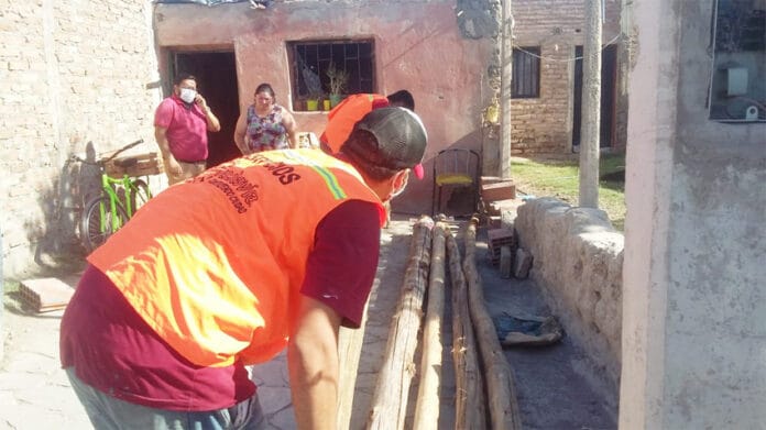 Asisten-a-daminificados-terremoto-01