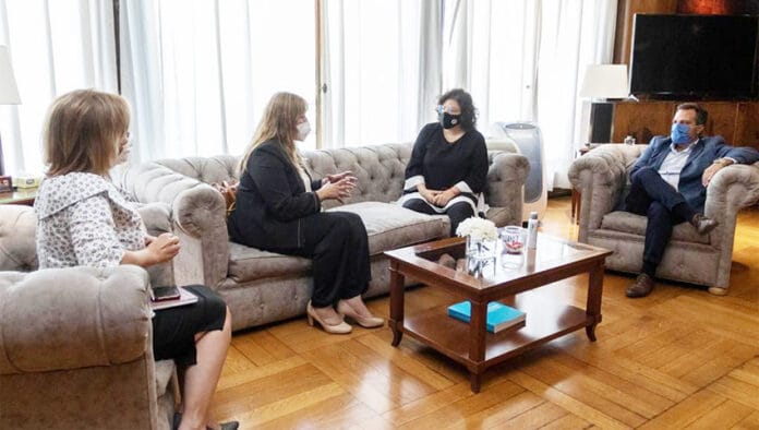 Ministra-Venerando-y-Ministra-Vizzotti