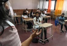 A diferencia de Larreta, Vizzotti recomienda el uso del barbijo en las escuelas
