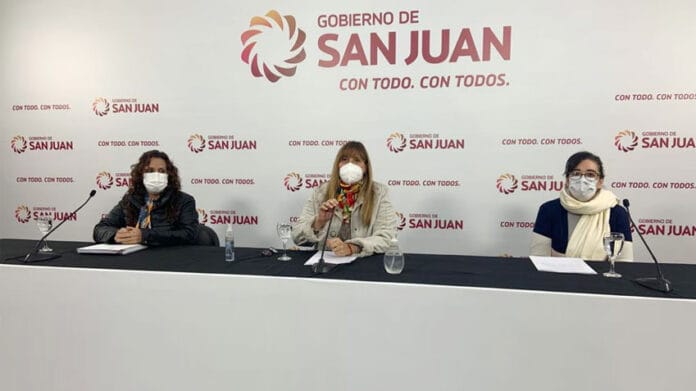 Alejandra-Venerando-04