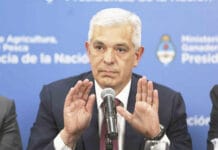 Julián Domínguez: "Vamos a tener dificultades pero no va a faltar gasoil"