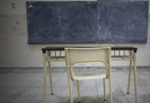 La Pampa: inhabilitan de por vida a una docente que estaba con licencia y se fue de viaje