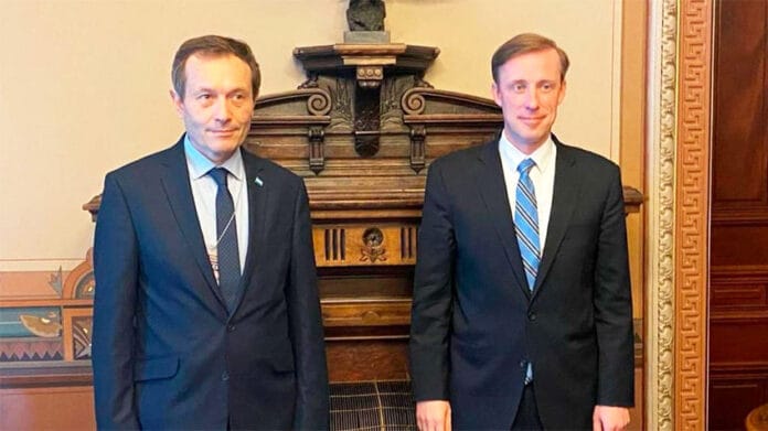 Gustavo-Béliz-junto-a-Sullivan