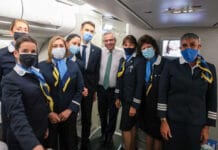 Alberto Fernández regresó al país tras asistir al G20 y a la COP26