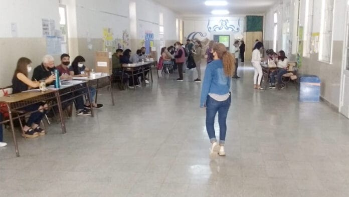 Gente-votando-en-SJ-03