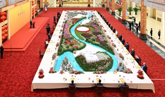 Fernández-almuerzo-en-China