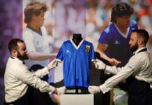 Se inició la subasta por la camiseta que Maradona usó ante Inglaterra en 1986