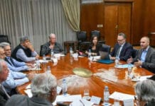 Gobierno, empresarios y sindicalistas acordaron adelantar paritarias