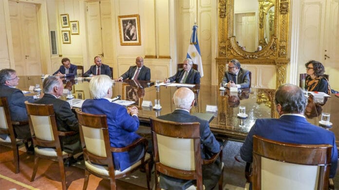 UIA-y-Alberto-Fernández