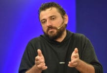 A días de llegar a San Juan, Grabois se puso loco en el Aeropuerto de Ezeiza porque le gritaron "ladrón"