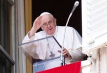 El Papa Francisco sufrió un "empeoramiento repentino" y debió ser asistido con ventilación mecánica
