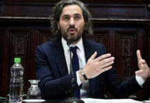 Cafiero afirmó que la ayuda de Estados Unidos "es un salvataje para los bancos"