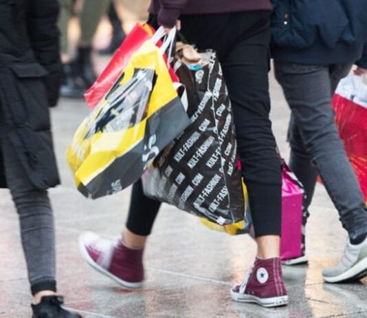 El consumo privado cayó 2,2% en mayo