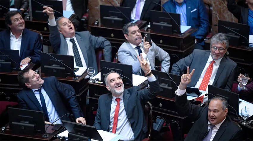 senadores