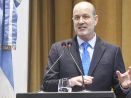 Sturzenegger defendió los despidos en el SMN y aseguró que el organismo podría funcionar con el 15% de sus empleados