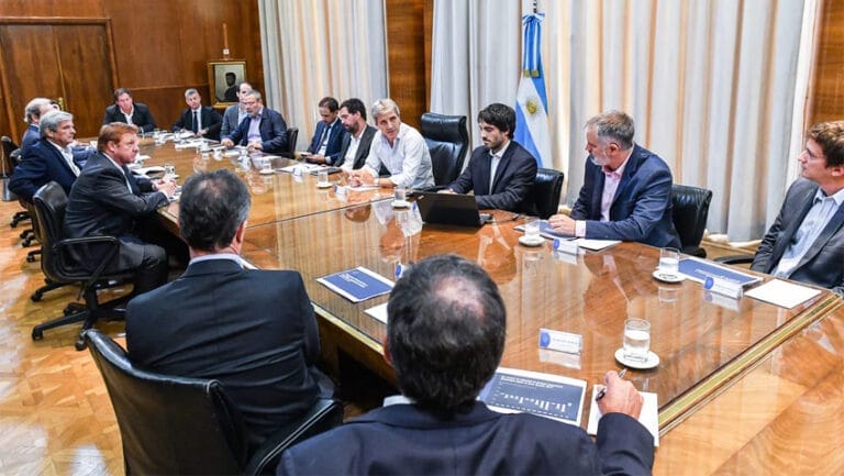 El Ministro Caputo se reunió con empresas de consumo masivo
