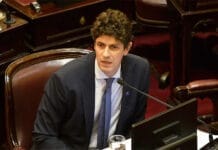 Lousteau: "El Gobierno tiene superávit, pero a costo del déficit de las familias"