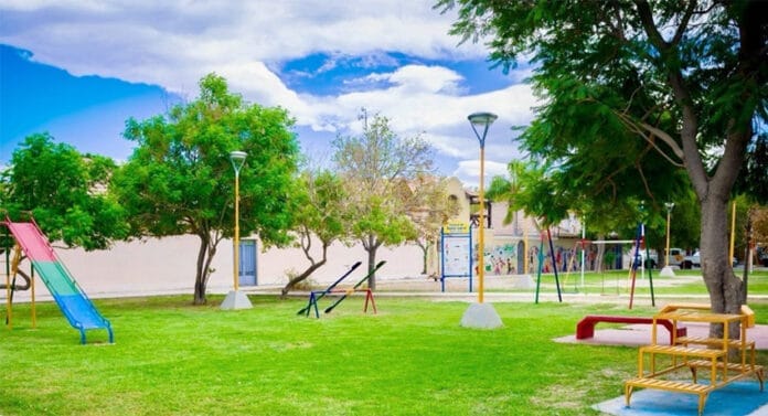Plaza-de-barrio-Los-Troncos