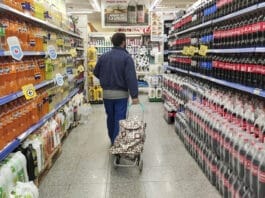 La confianza del consumidor cortó la racha negativa y subió en mayo